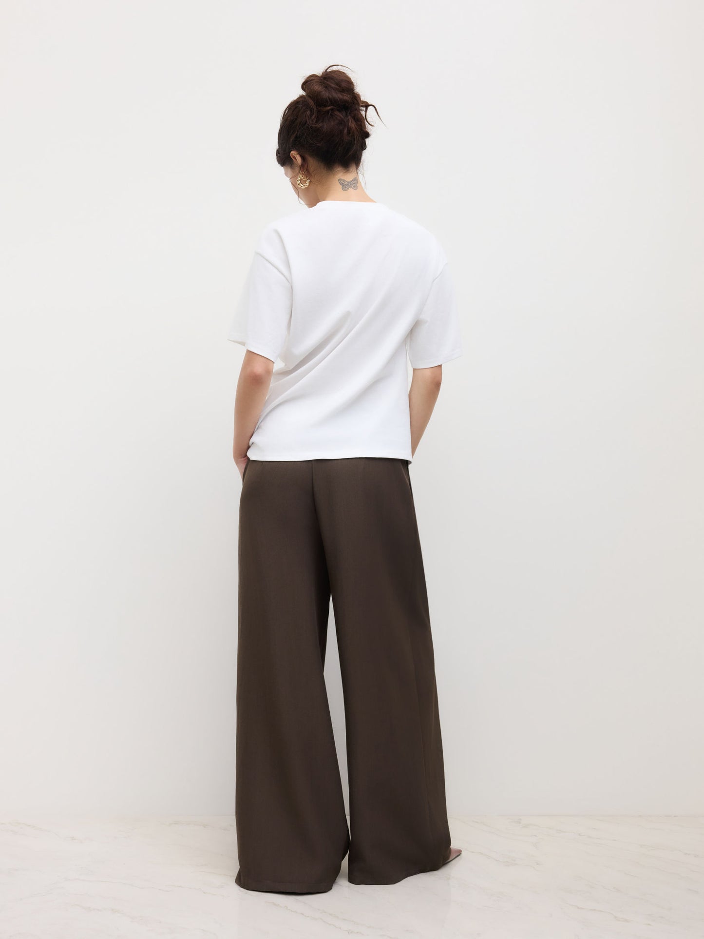 Mid Rise Straight Leg Pleated Trouser
