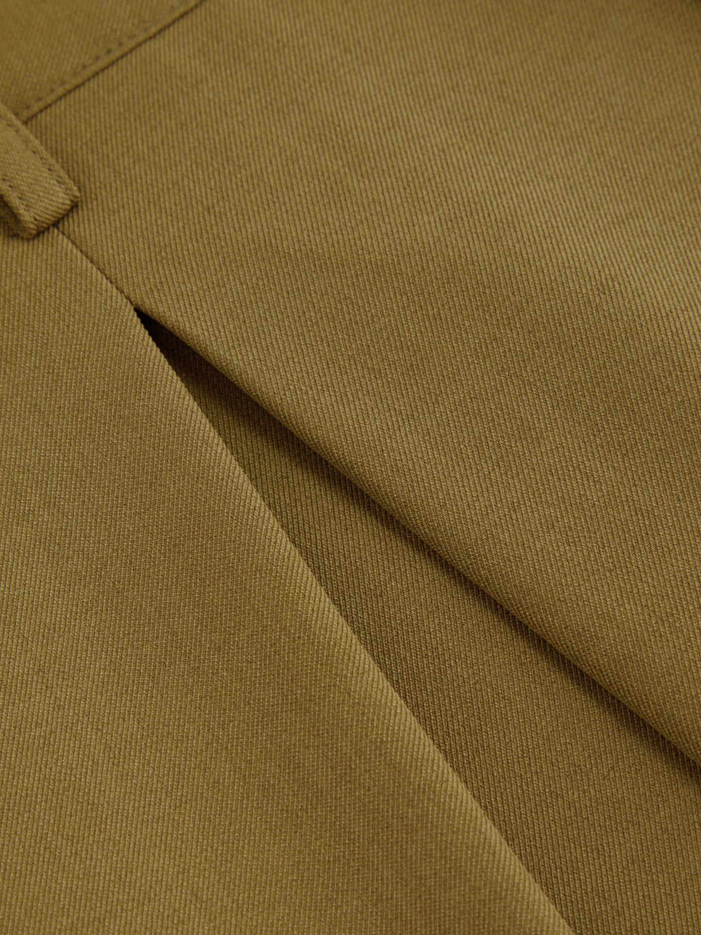 Mid Rise Straight Leg Pleated Trouser