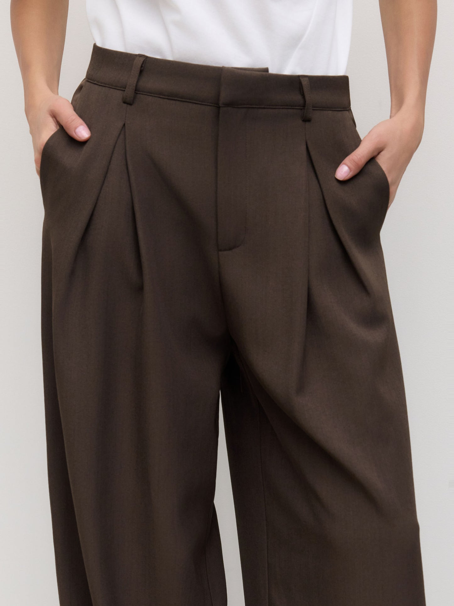 Mid Rise Straight Leg Pleated Trouser