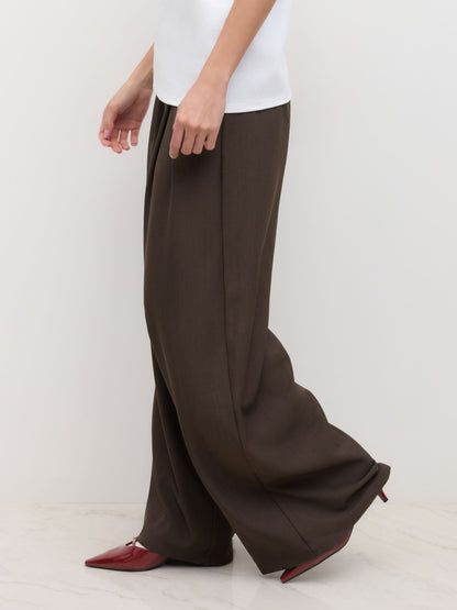 Mid Rise Straight Leg Pleated Trouser